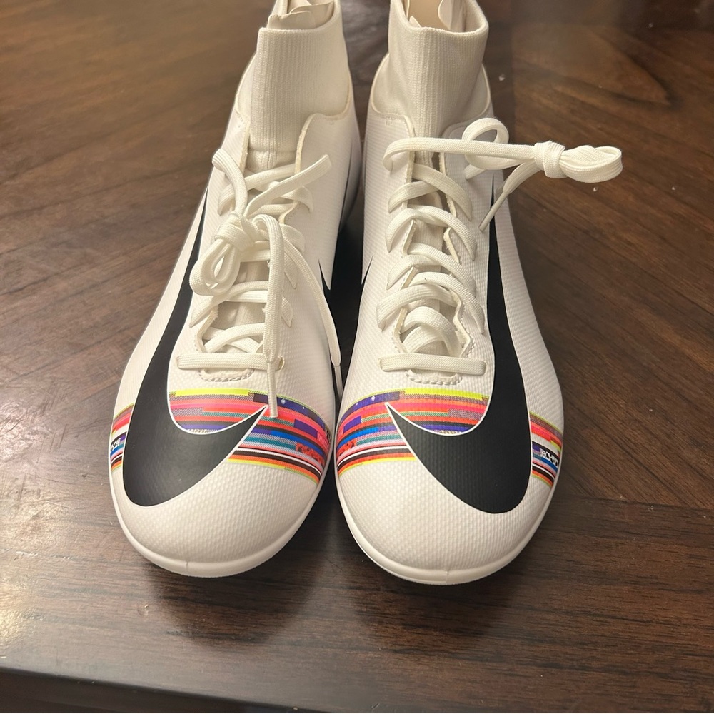 NIKE JR MERCURIAL SUPERFLY 6 Academy GS FG 
Size 10